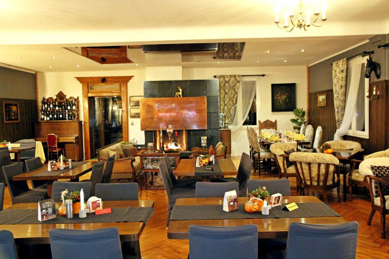 Hotel Jaegerhof ชลูคซี ภายนอก รูปภาพ